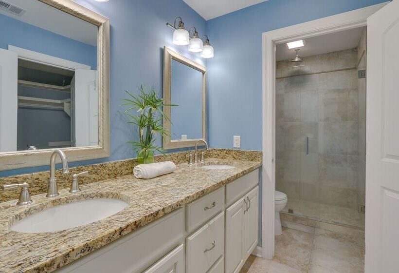 Hilton Head Island Resort Home W/ Community Beach!