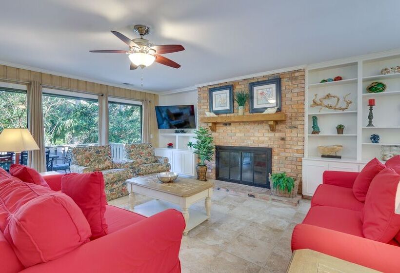 Hilton Head Island Resort Home W/ Community Beach!