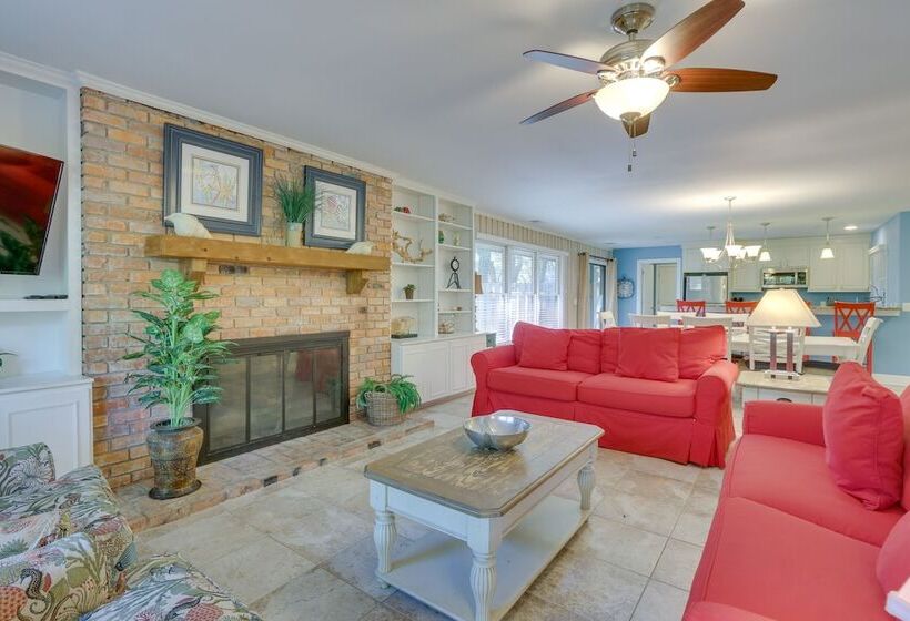 Hilton Head Island Resort Home W/ Community Beach!