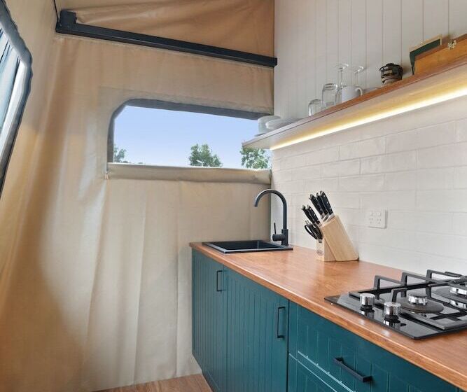 Отель Akuna Estate