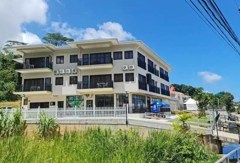 ホテル B Holiday Apartments