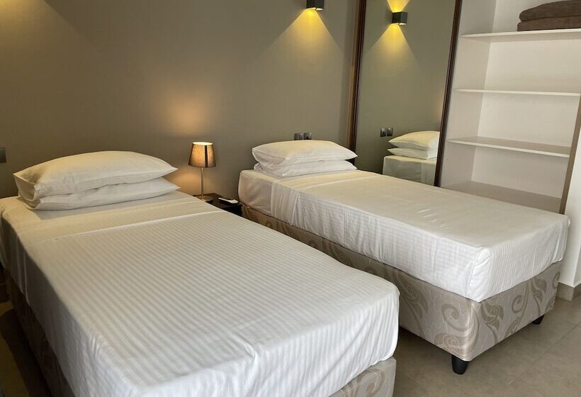 هتل B Holiday Apartments