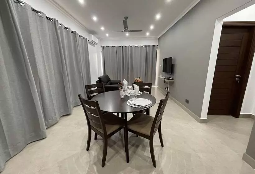 ホテル B Holiday Apartments