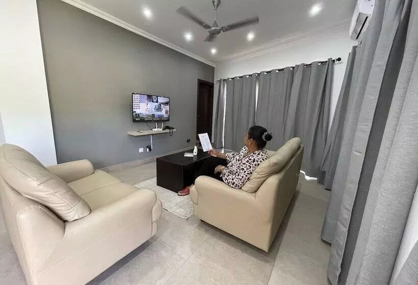 ホテル B Holiday Apartments