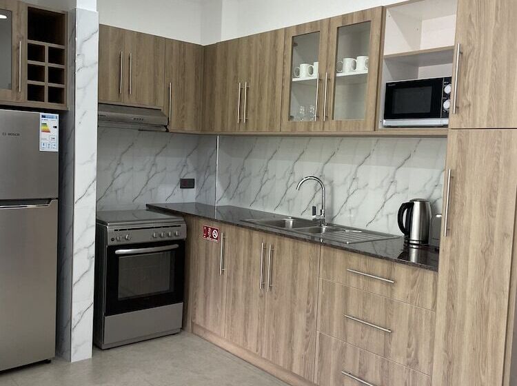 هتل B Holiday Apartments