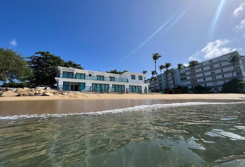 Отель Corcega Beachfront Suites