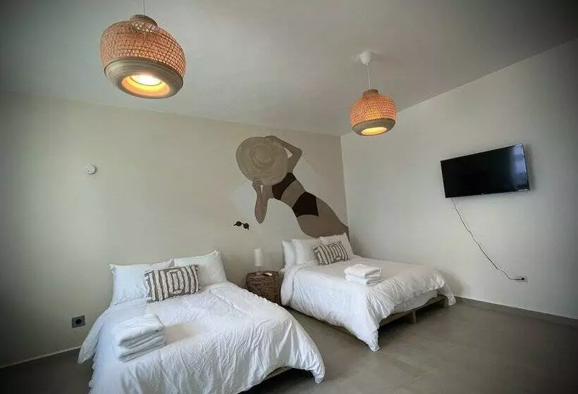 هتل Corcega Beachfront Suites