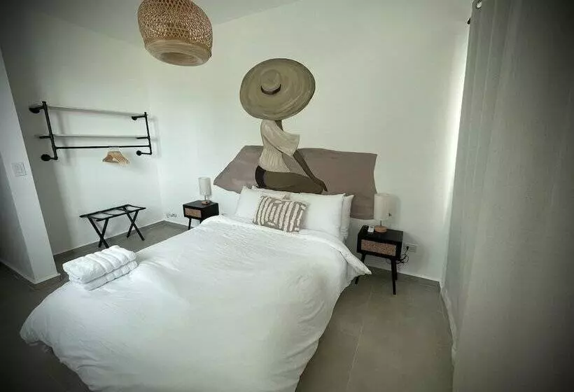هتل Corcega Beachfront Suites