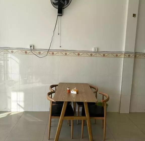 ホテル Everest Restaurant And Guest House