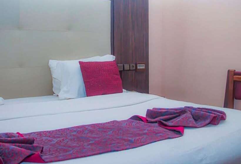 هتل Fleur De Lys Almadies