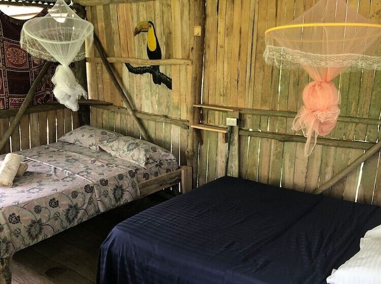 هتل La Muñequita Lodge