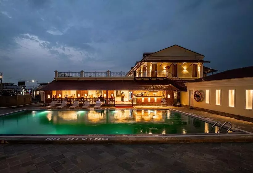 هتل Manigram Bishram Batika Pvt Ltd