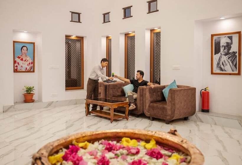 هتل Manigram Bishram Batika Pvt Ltd