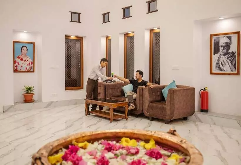 هتل Manigram Bishram Batika Pvt Ltd