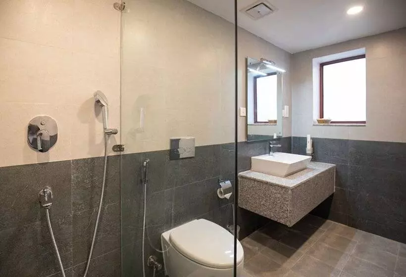 هتل Manigram Bishram Batika Pvt Ltd