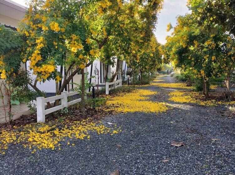 호텔 Nopparat Resort