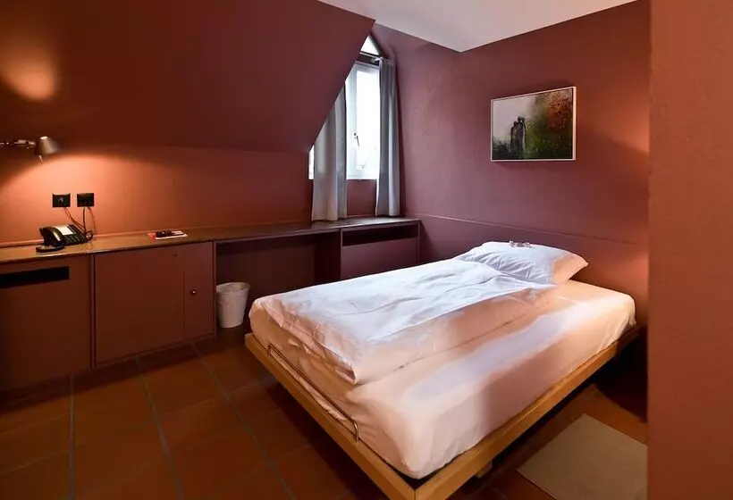 Hotelli Restaurant Zur Sonne