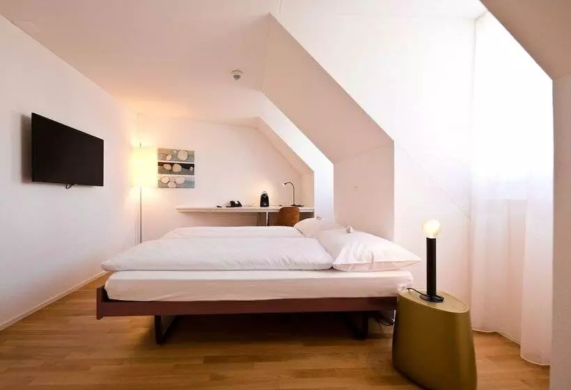 Hotelli Restaurant Zur Sonne