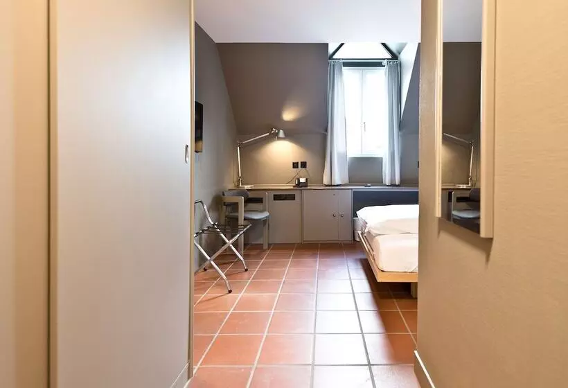 Hotelli Restaurant Zur Sonne