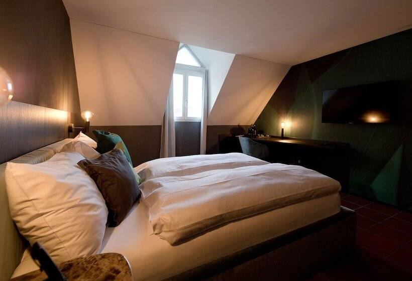 בית מלון כפרי Restaurant Zur Sonne