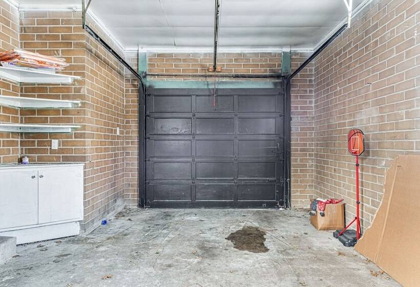 Modern Home ~ 6 Mi To Downtown Indy: Pets Welcome!