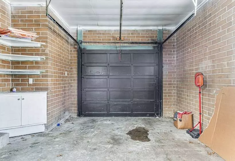 Modern Home ~ 6 Mi To Downtown Indy: Pets Welcome!