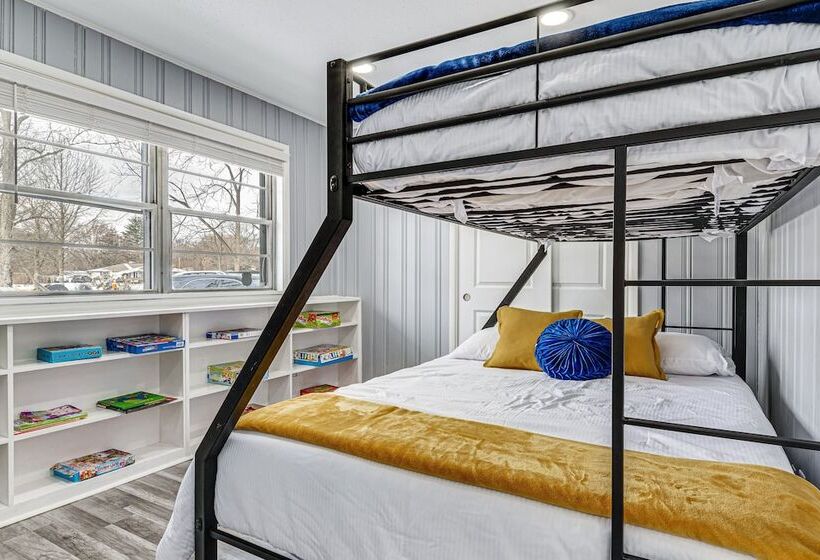 Modern Home ~ 6 Mi To Downtown Indy: Pets Welcome!