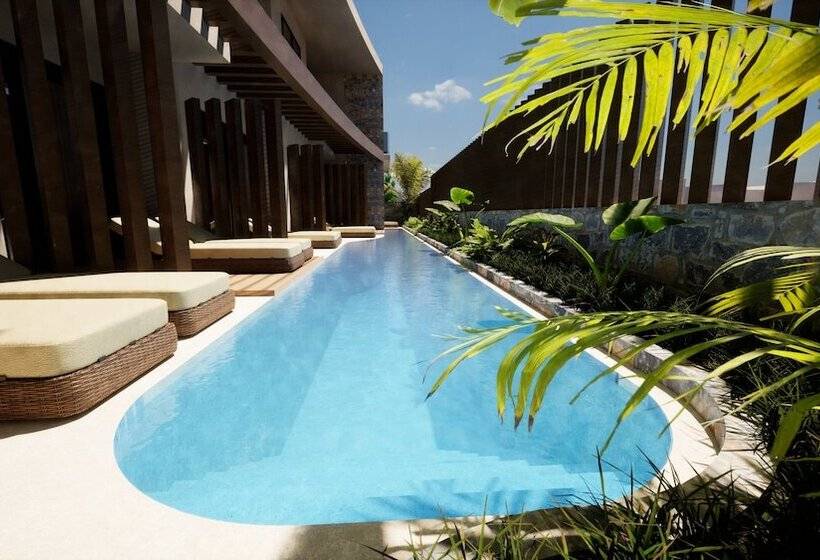 Noble Hotel Suites - Adults Only