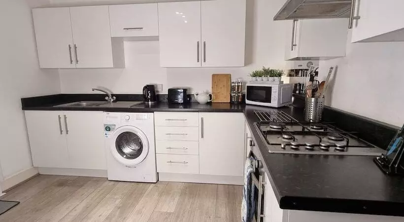 Majatalo Large House With Garden In Maidstone