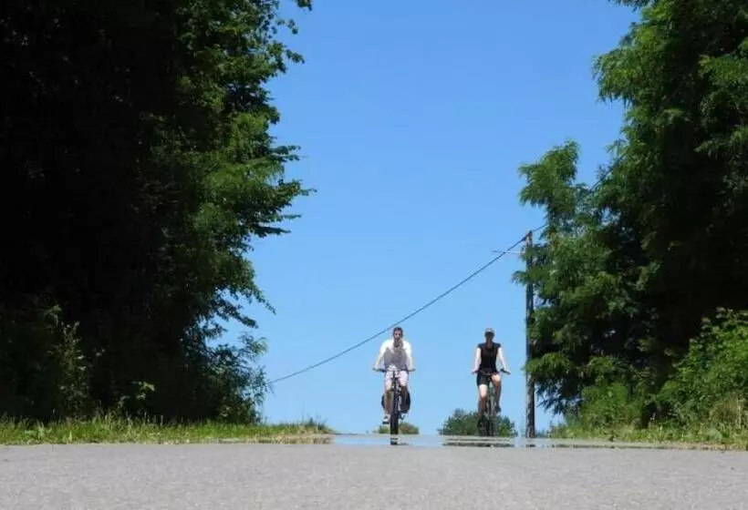Majatalo Tiny House Ambar
