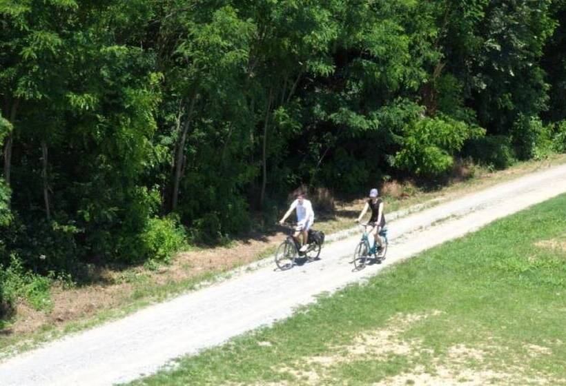 膳宿费 Tiny House Ambar