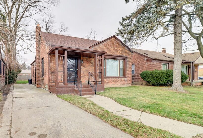 Family Friendly Detroit Home: 12 Mi To Downtown!
