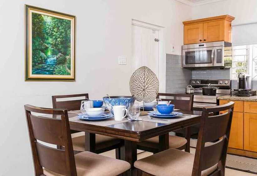 اقامتگاه Aquahaven Retreat In Kingston