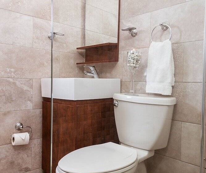 اقامتگاه Aquahaven Retreat In Kingston