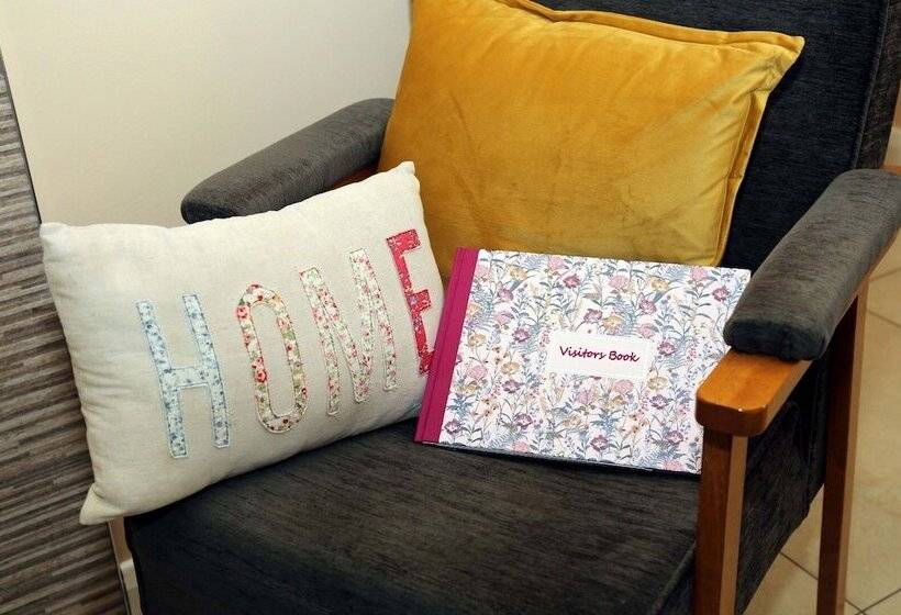 レジデンス Farmhouse Near Newtownstewart 3 Bedrooms