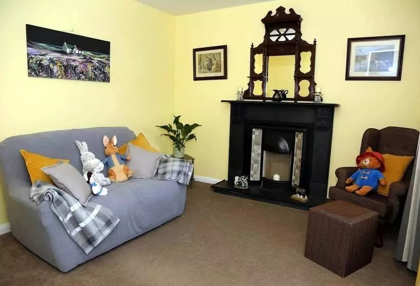 Residenssi Farmhouse Near Newtownstewart 3 Bedrooms