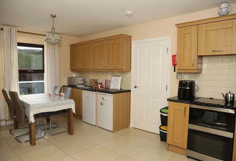 レジデンス Farmhouse Near Newtownstewart 3 Bedrooms