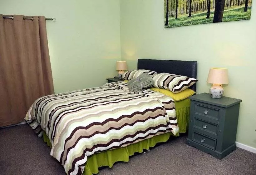 Residenssi Farmhouse Near Newtownstewart 3 Bedrooms