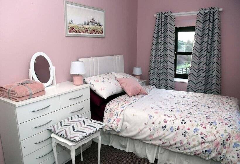 レジデンス Farmhouse Near Newtownstewart 3 Bedrooms