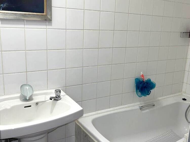 Rezydencja Impeccable Spacious 6 Bed House In Romford