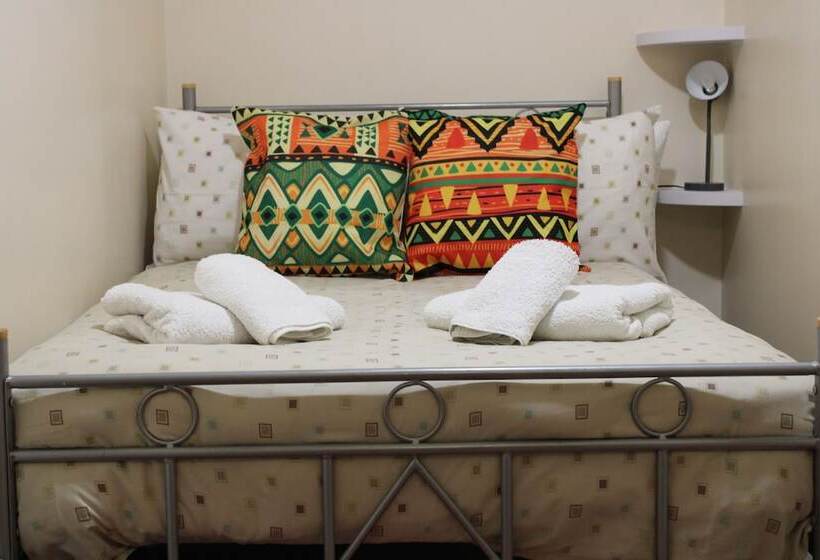 Rezydencja Impeccable Spacious 6 Bed House In Romford