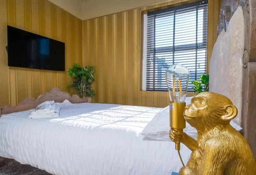 Residenssi Stunnning 4 Bed House Hot Tub, Sky Tv, Pool Table