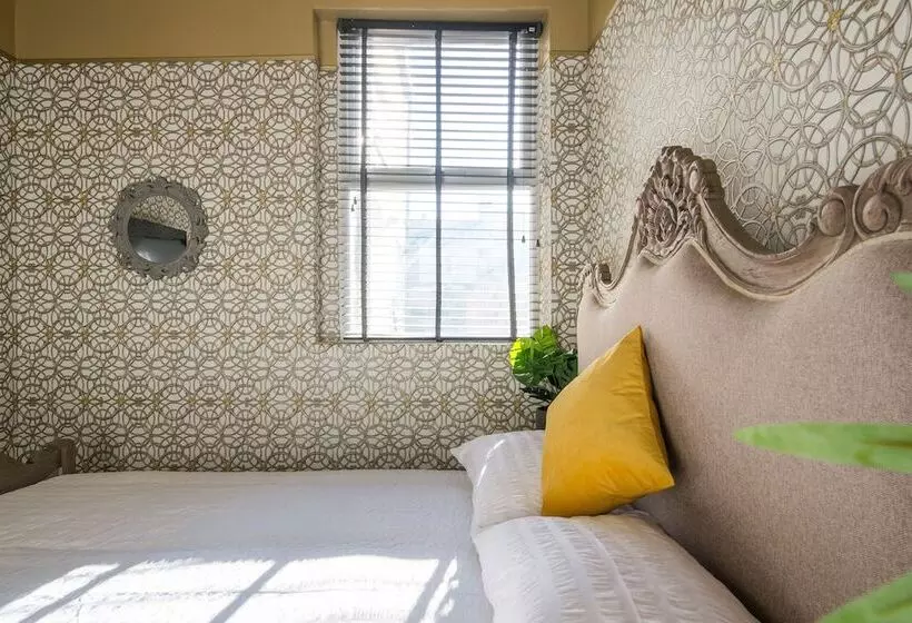 Residenssi Stunnning 4 Bed House Hot Tub, Sky Tv, Pool Table