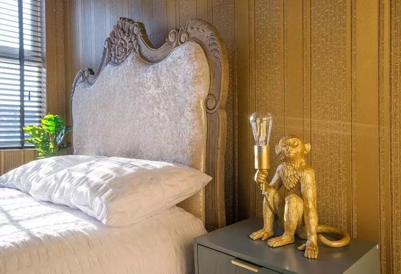 Residenssi Stunnning 4 Bed House Hot Tub, Sky Tv, Pool Table