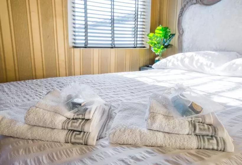 Residenssi Stunnning 4 Bed House Hot Tub, Sky Tv, Pool Table