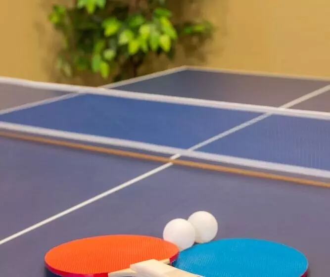 Residenssi Stunnning 4 Bed House Hot Tub, Sky Tv, Pool Table