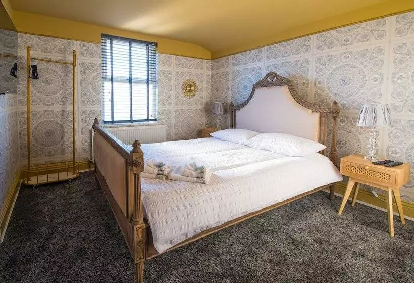 Residenssi Stunnning 4 Bed House Hot Tub, Sky Tv, Pool Table