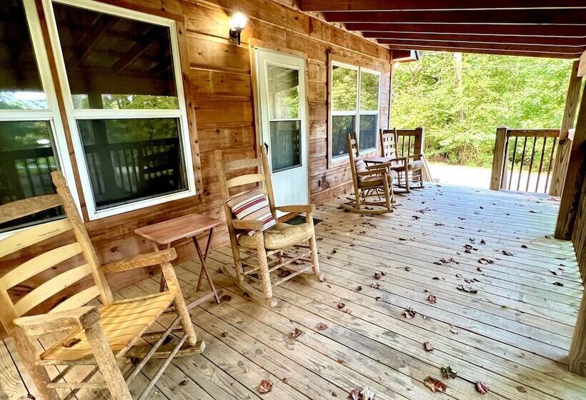 Tranquil Valley Retreat