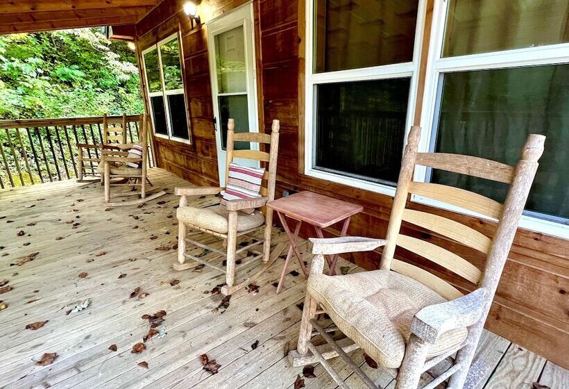 Tranquil Valley Retreat