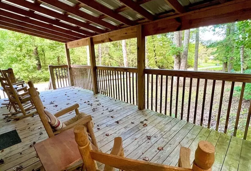 Tranquil Valley Retreat